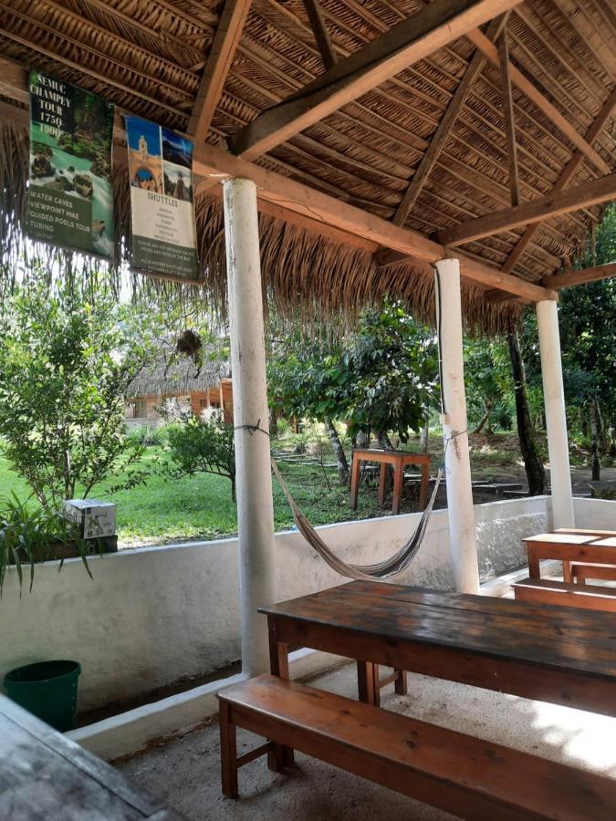 Pachamaya River Hostel Lanquín Esterno foto