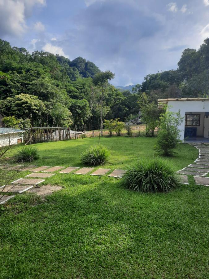 Pachamaya River Hostel Lanquín Esterno foto